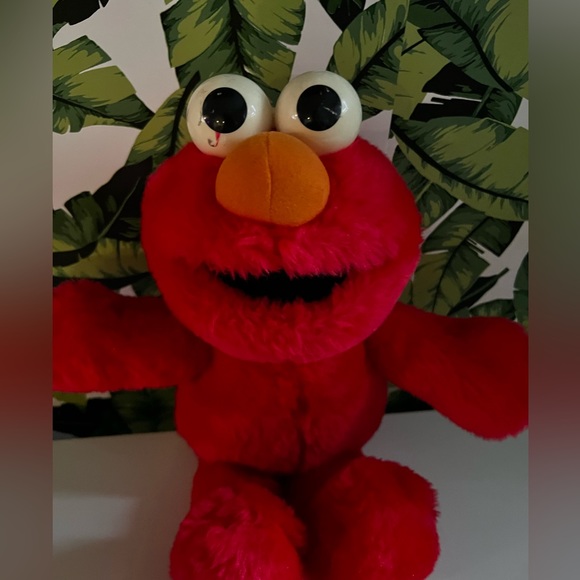 Elmo - Picture 2 of 2